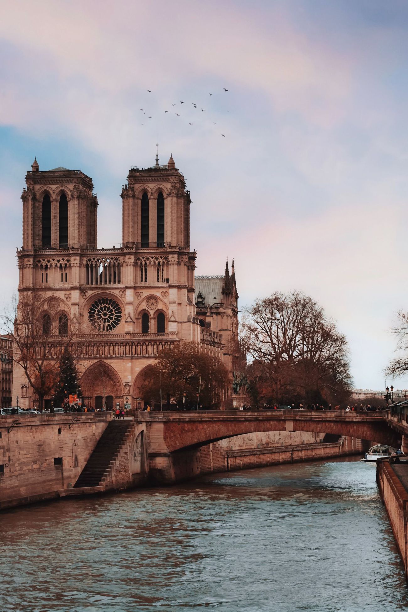 Notre Dame Katedrali VR (sanal gerçeklik) ile yeniden doğuyor