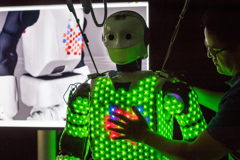 Robotik Uygulamalarda Duyusal Faaliyetler: E-Cilt